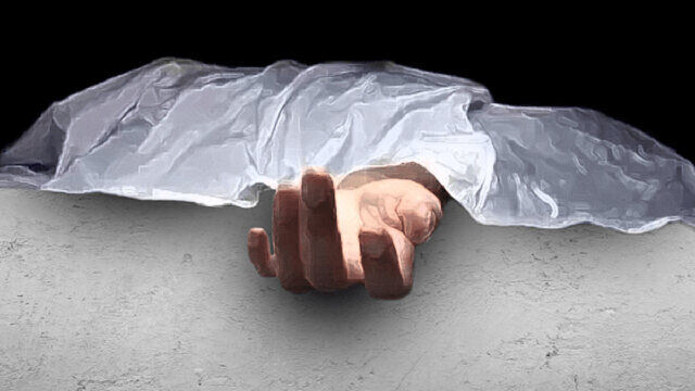 কম্বলে প্যাঁচানো অবস্থায় মেঝেতে পড়ে ছিল মা–মেয়ের রক্তাক্ত লাশ