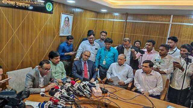 চার বড় কোম্পানি খামার থেকে সর্বোচ্চ ১৯৫টাকায় ব্রয়লার মুরগি বেচবে