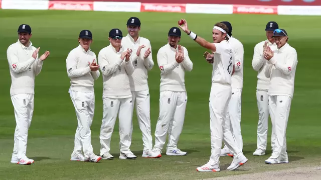 শূন্য গ্যালারির সামনেই ব্রডের ৫০০