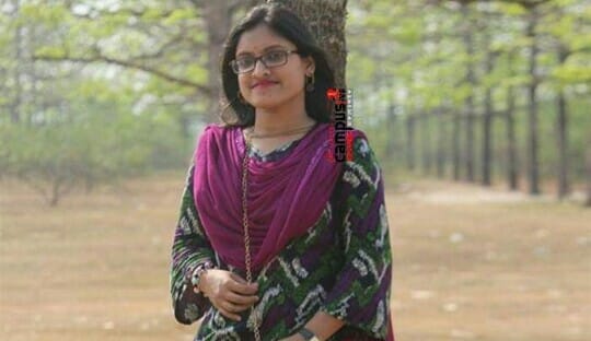 অভিনন্দন সফলতার রানী মোদক কে