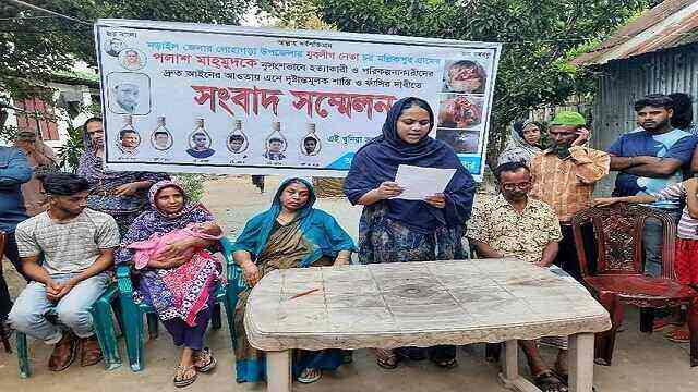 লোহাগড়ায় যুবলীগ কর্মী হত্যার আসামিদের গ্রেপ্তারের দাবি পরিবারের