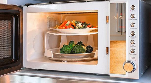 মাইক্রোওয়েভে গরম করা খাবারে ক্যান্সারের ঝুঁকি বাড়ায়