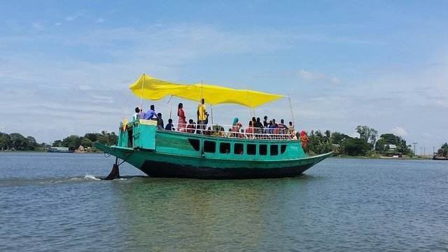 হাওরের টানে গিয়ে প্রাণ হারাচ্ছেন পর্যটক