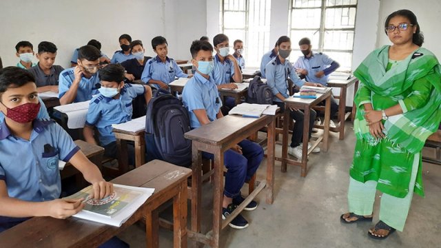 ডিসেম্বরেই প্রাথমিকের শিক্ষক নিয়োগ পরীক্ষা, প্রস্তুতি চলছে