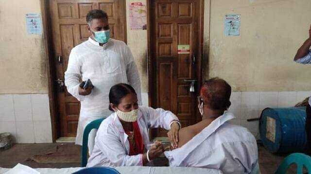 কাউন্সিলরের পেজে লাইক দিলে আগে মিলছিল টিকা