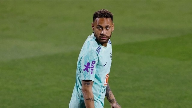 ৩০ মিলিয়ন ক্ষুধার্ত ব্রাজিলিয়ানদের ওপর থেকে মুখ ফিরিয়ে নিয়েছেন নেইমার