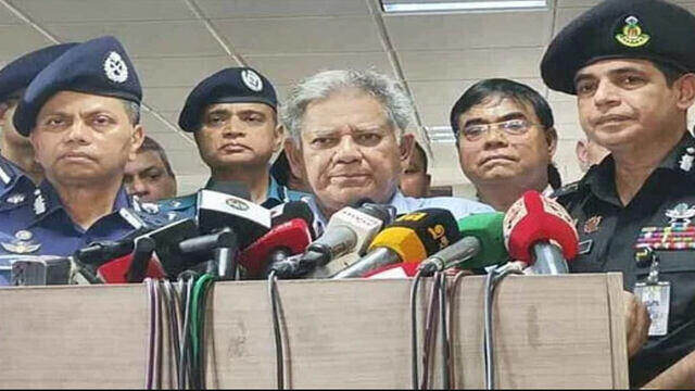 চাটুকার বাদ দেন: রাজনীতিবিদদের স্বরাষ্ট্র উপদেষ্টা