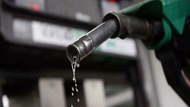 বিশ্ববাজারে কমেছে জ্বালানি তেল ও গ্যাসের দাম