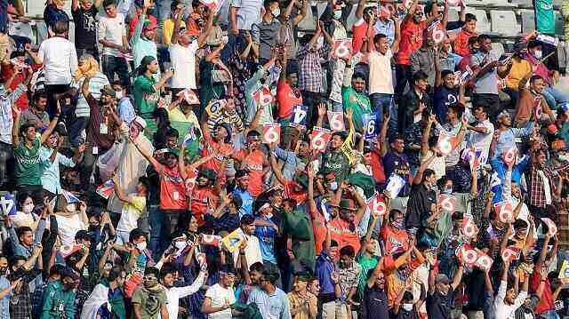 সমর্থন দেখে ফখরের মনে হচ্ছে, ম্যাচ পাকিস্তানেই হচ্ছে