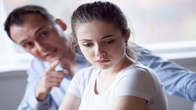 গ্যাসলাইটিং: এক ধরনের মানসিক শোষণ